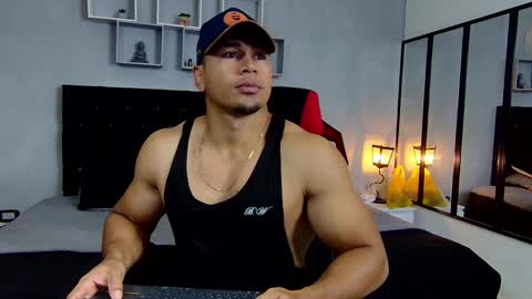 tyler_hank1 online show from 01/07/25, 11:16