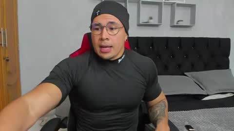 tyler_hank1 online show from 06/15/26, 10:45