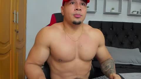 tyler_hank1 online show from 07/12/26, 01:18