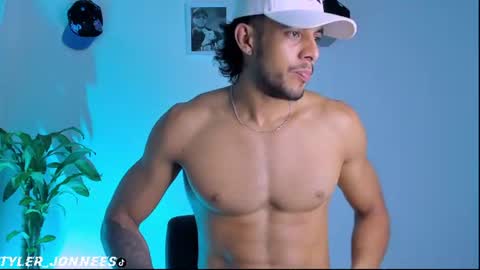 Tyler online show from 07/08/26, 09:08
