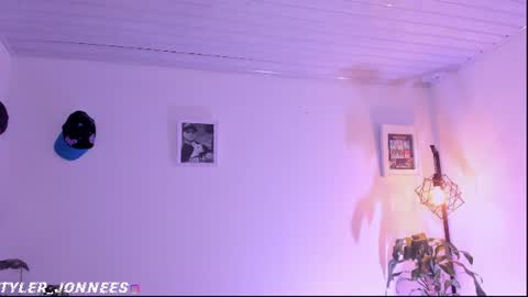 Tyler online show from 08/04/26, 07:27