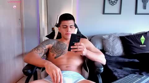 Snapshot of tyler_muscle chatting on 12/20/24, 03:00 David online show from 12/20/24, 03:00
