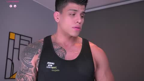 Snapshot of tyler_muscle chatting on 12/18/25, 12:49 David online show from 12/18/25, 12:49