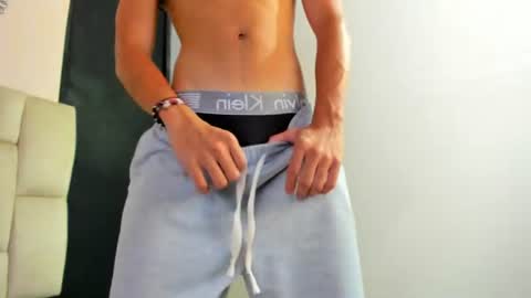 Snapshot of tyler_noir chatting on 07/06/26, 06:21 tyler_noir online show from 07/06/26, 06:21