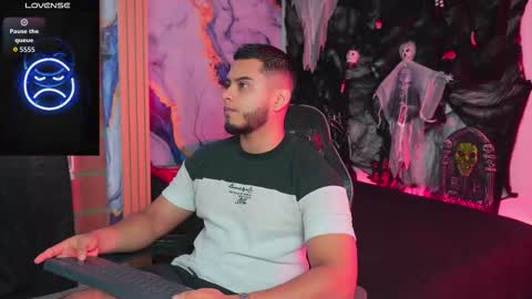 Tyler online show from 10/12/25, 09:03