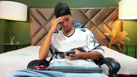 Tyler Rodriguez online show from 10/09/25, 09:02