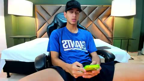 Tyler Rodriguez online show from 10/16/25, 03:07