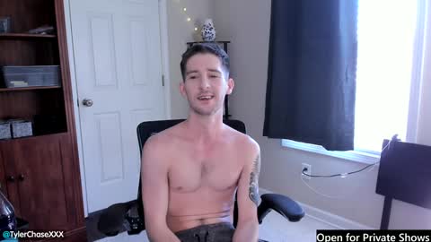Snapshot of tylerchasexxx chatting on 01/17/25, 08:11 Tyler Chase online show from 01/17/25, 08:11