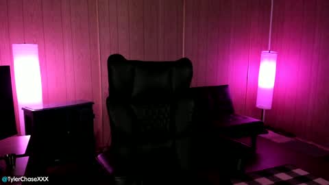 Snapshot of tylerchasexxx chatting on 03/27/26, 12:27 Tyler Chase online show from 03/27/26, 12:27