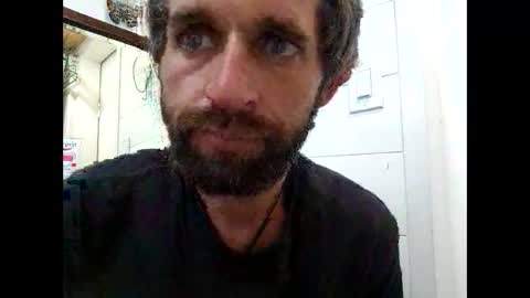 Snapshot of tylerweist727678265 chatting on 11/25/25, 08:20 tylerweist727678265 online show from 11/25/25, 08:20