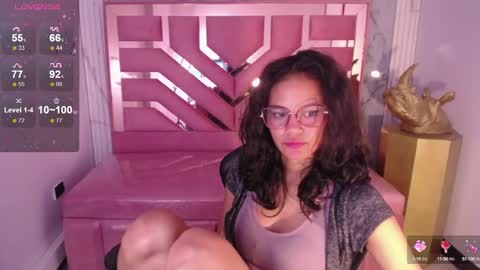 Snapshot of tyna_ch chatting on 01/13/25, 11:49 TYNA online show from 01/13/25, 11:49