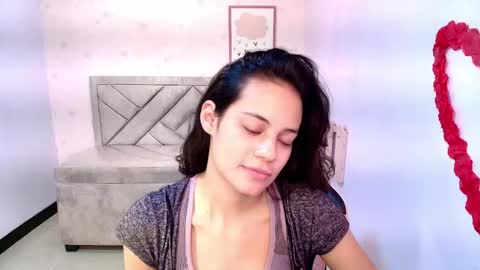 Snapshot of tyna_ch chatting on 02/26/25, 07:38 TYNA online show from 02/26/25, 07:38