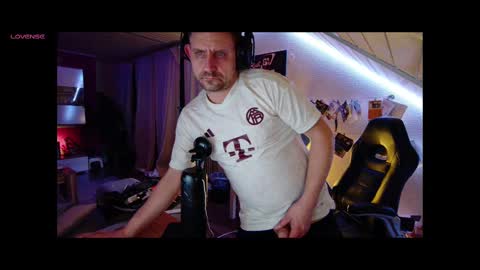 Snapshot of tyran28111984 chatting on 03/02/25, 02:19 Sascha online show from 03/02/25, 02:19