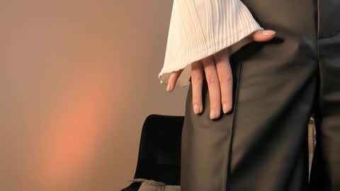 Snapshot of tyty_pupu chatting on 10/23/25, 06:28 Christine 3 Next broadcast tomorrow at 2100 GMT 5 online show from 10/23/25, 06:28