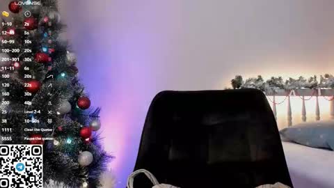 Snapshot of tyty_pupu chatting on 01/09/26, 06:53 Christine 3 Next broadcast tomorrow at 2100 GMT 5 online show from 01/09/26, 06:53