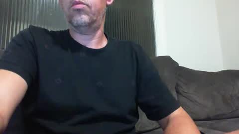 Snapshot of ucanwatchmeaus chatting on 01/15/26, 04:44 UcanwatchmeAUS online show from 01/15/26, 04:44