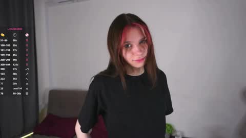 Snapshot of udelaborom chatting on 05/06/26, 05:07 Lili online show from 05/06/26, 05:07