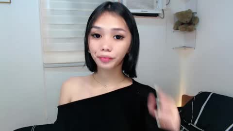 Snapshot of ughliah chatting on 10/20/25, 02:01 urbbgirl alliah online show from 10/20/25, 02:01