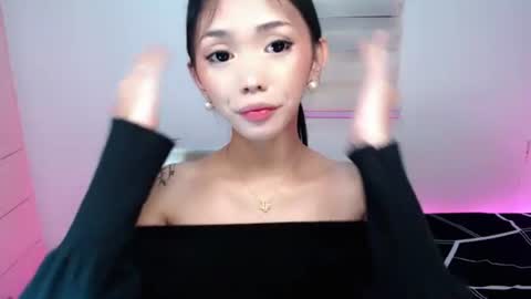Snapshot of ughliah chatting on 07/18/26, 02:38 urbbgirl alliah online show from 07/18/26, 02:38