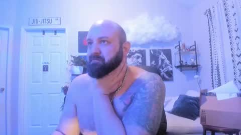 Snapshot of ugly_viking chatting on 12/12/24, 01:10 Ugly Viking online show from 12/12/24, 01:10