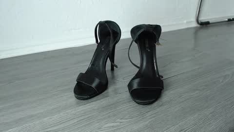 Megan online show from 12/30/24, 06:42