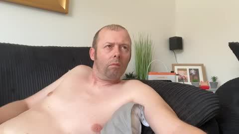 Snapshot of ukmatty3 chatting on 07/17/26, 03:07 ukmatty3 online show from 07/17/26, 03:07