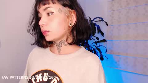 Martina online show from 11/28/25, 02:25