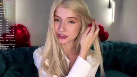 Snapshot of ulalittlepage chatting on 05/05/26, 03:31 Vikki online show from 05/05/26, 03:31