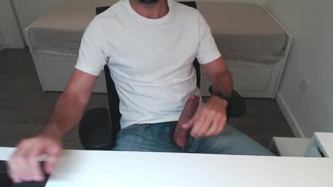 Ulep online show from 10/16/25, 10:27