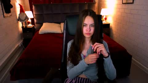 Ulia online show from 04/23/26, 12:29