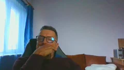 ulmeni4 online show from 12/02/24, 01:24