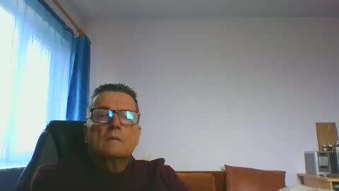 ulmeni4 online show from 12/04/24, 11:19