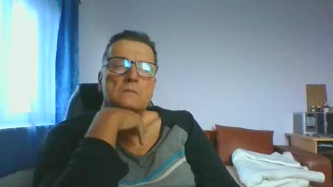 ulmeni4 online show from 12/08/24, 06:43