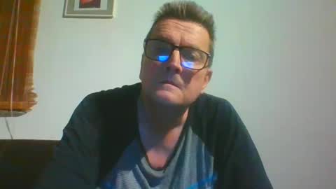 ulmeni4 online show from 12/30/24, 10:23
