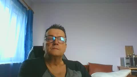 ulmeni4 online show from 01/07/25, 07:42