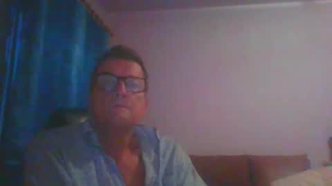 ulmeni4 online show from 10/20/25, 04:24