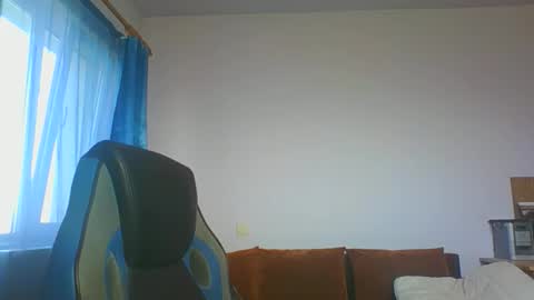 ulmeni4 online show from 11/08/25, 09:31