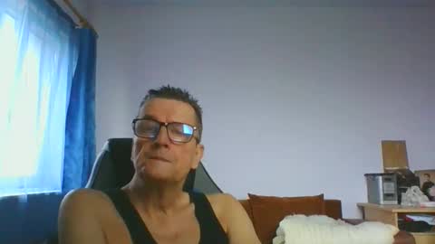 ulmeni4 online show from 12/20/25, 07:59