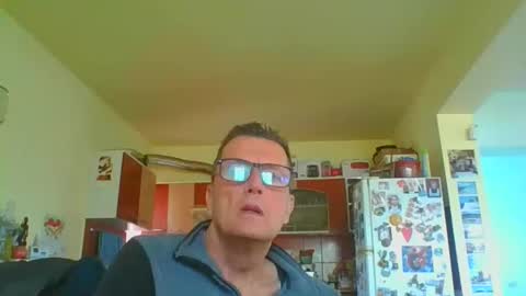 ulmeni4 online show from 04/11/26, 09:57