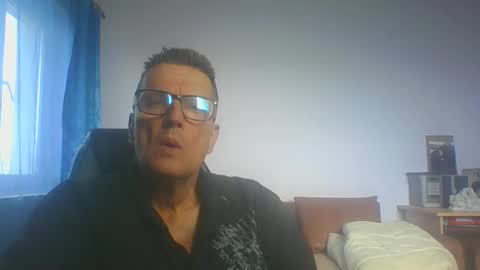 ulmeni7 online show from 10/29/25, 11:23