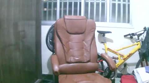 Snapshot of ulmo_br chatting on 10/25/25, 02:19 ulmo_br online show from 10/25/25, 02:19