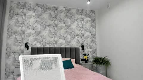 Melena online show from 12/16/25, 12:48