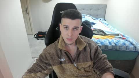 Snapshot of ulxer chatting on 12/29/24, 11:18 hi im mike tyson - online show from 12/29/24, 11:18