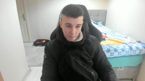 Snapshot of ulxer chatting on 01/02/25, 08:46 hi im mike tyson - online show from 01/02/25, 08:46