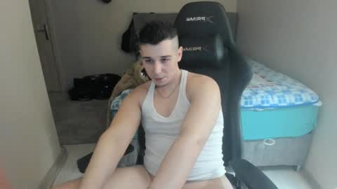 Snapshot of ulxer chatting on 01/05/25, 12:31 hi im mike tyson - online show from 01/05/25, 12:31
