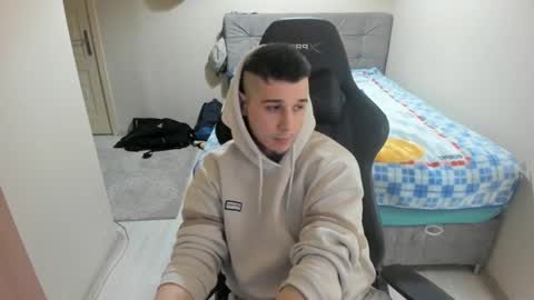 Snapshot of ulxer chatting on 01/11/25, 09:25 hi im mike tyson - online show from 01/11/25, 09:25
