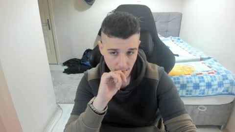 Snapshot of ulxer chatting on 01/24/25, 09:05 hi im mike tyson - online show from 01/24/25, 09:05