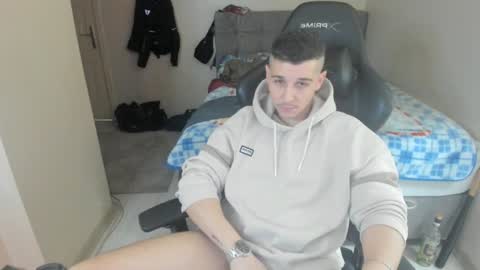 Snapshot of ulxer chatting on 02/01/25, 11:16 hi im mike tyson - online show from 02/01/25, 11:16