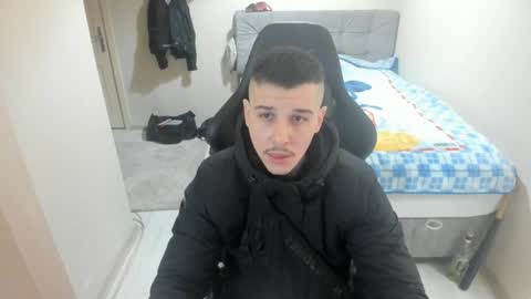 Snapshot of ulxer chatting on 02/07/25, 07:06 hi im mike tyson - online show from 02/07/25, 07:06