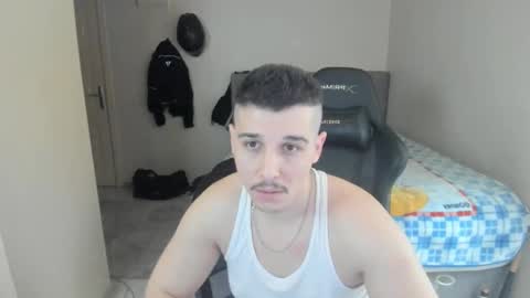 Snapshot of ulxer chatting on 02/15/25, 12:37 hi im mike tyson - online show from 02/15/25, 12:37